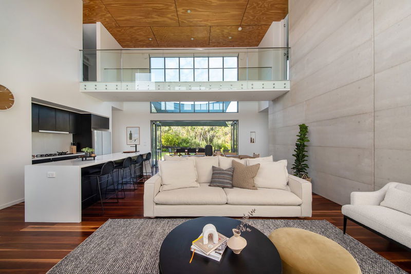 Seabreeze Haven (Walk to the beach)