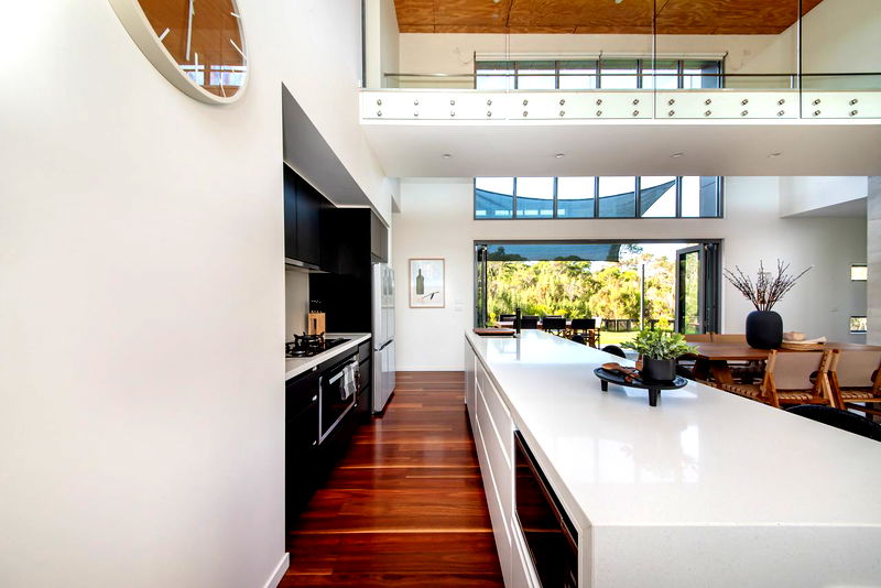 Seabreeze Haven (Walk to the beach)