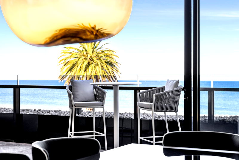 The Parade Penthouse (Walk to beach)