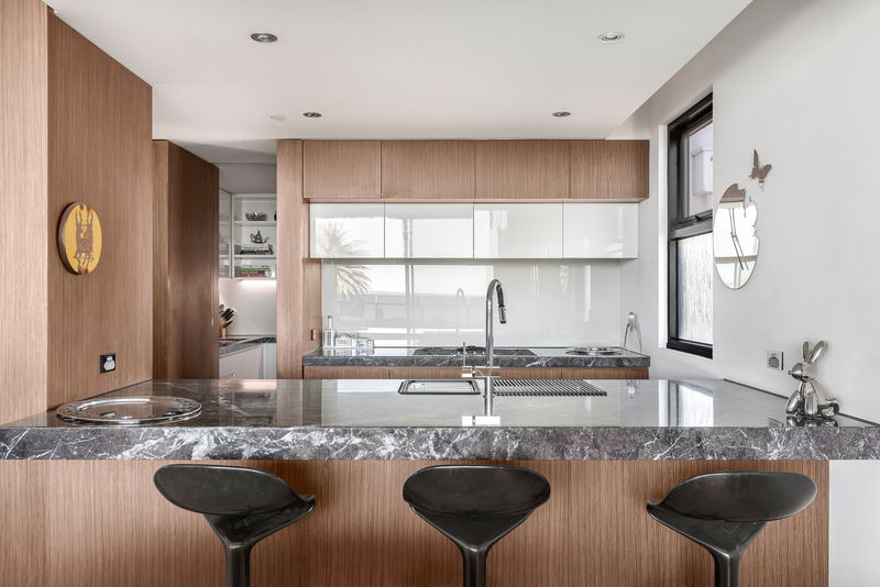 The Parade Penthouse (Walk to beach)