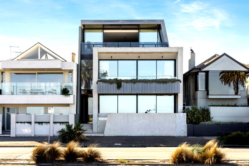 The Parade Penthouse (Walk to beach)