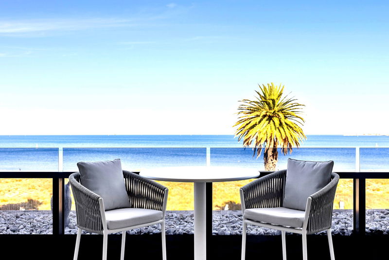 The Parade Penthouse (Walk to beach)