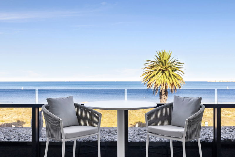 The Parade Penthouse (Walk to beach)