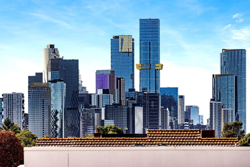 The Parade Penthouse (Walk to beach)