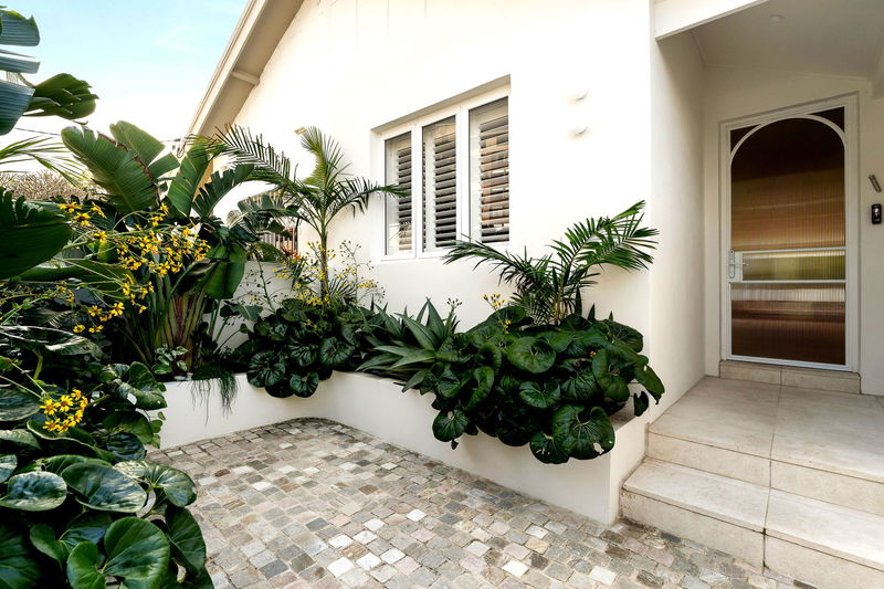 Bondi Luxe Haven (private garden and pool)