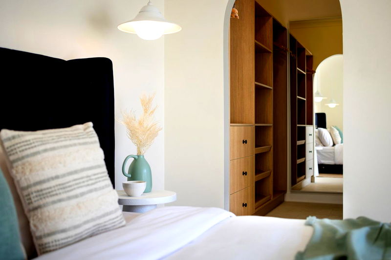 Kirra Dreaming (luxury beachfront home with pool)