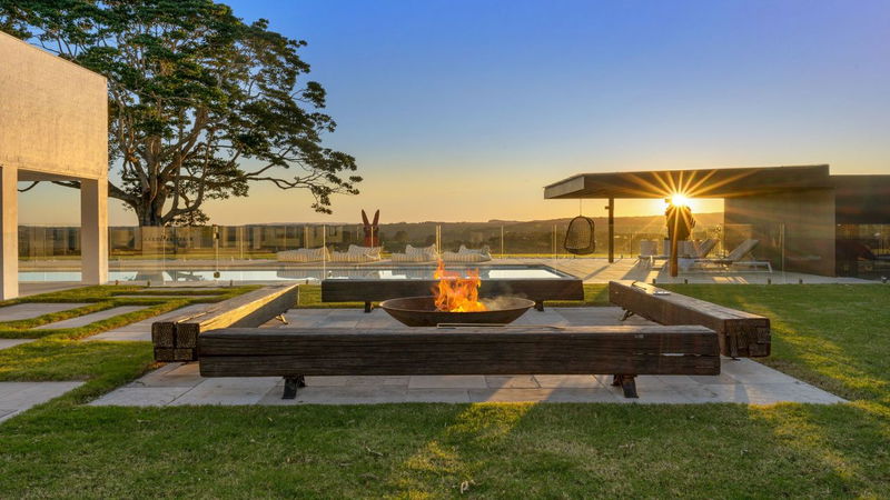 Amelika - luxury 25 acre estate with pool