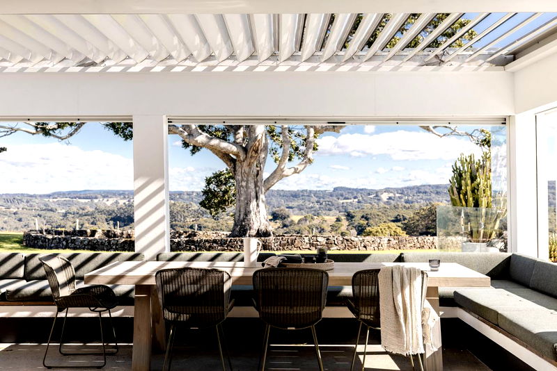 Amelika - luxury 25 acre estate with pool