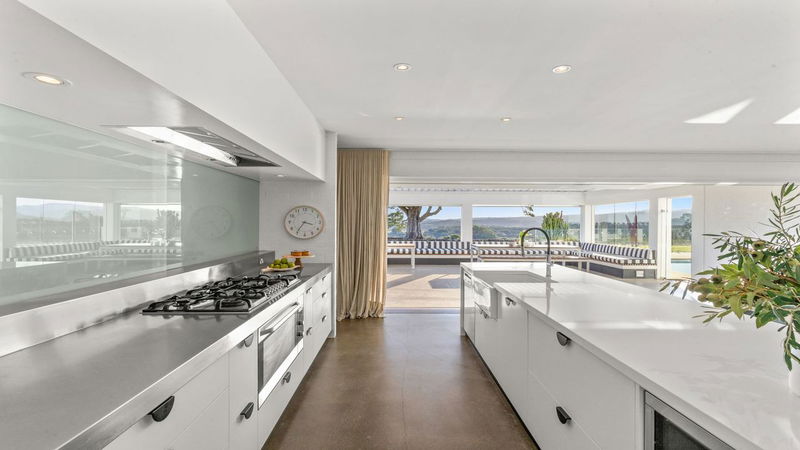 Amelika - luxury 25 acre estate with pool