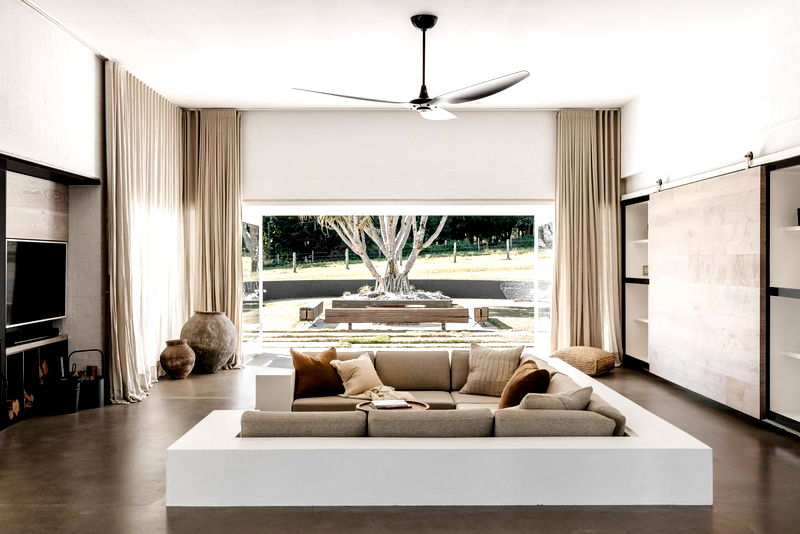 Amelika - luxury 25 acre estate with pool