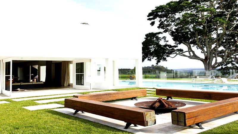 Amelika - luxury 25 acre estate with pool