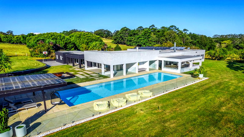 Amelika - luxury 25 acre estate with pool