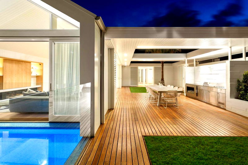 The Beach Box - beachside luxury home with private pool