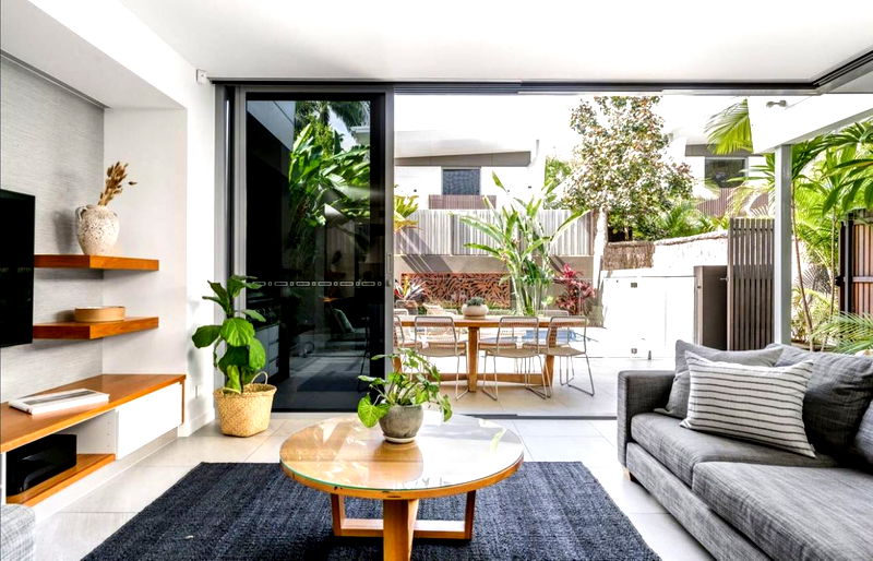 Coconut Palms Villa One - beachside luxury with pool