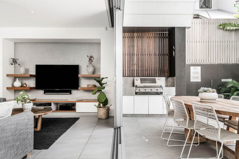 Coconut Palms Villa One - beachside luxury with pool