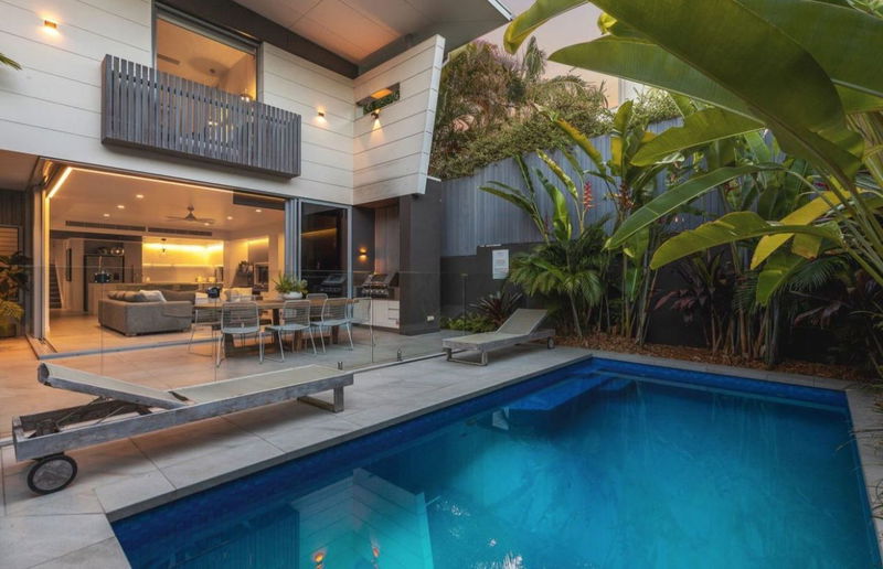 Coconut Palms Villa One - beachside luxury with pool