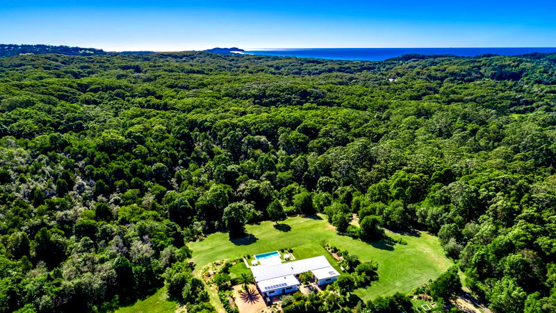 Aurora - Broken Head retreat with pool