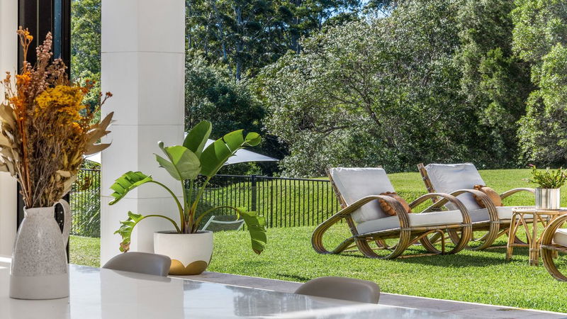 Aurora - Broken Head retreat with pool