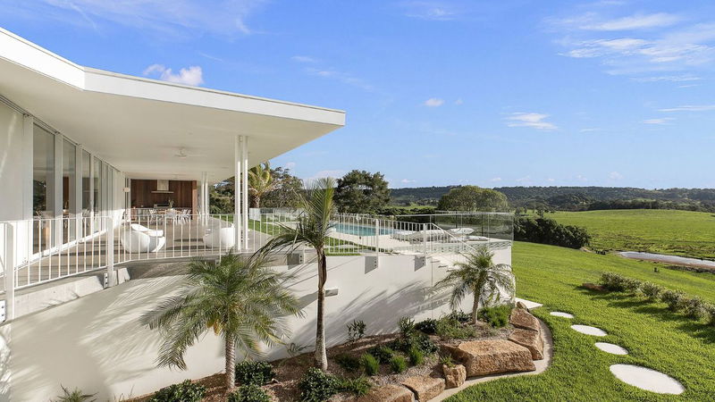 Myocum Retreat - luxury hinterland estate with pool