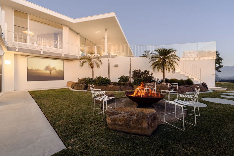 Myocum Retreat - luxury hinterland estate with pool