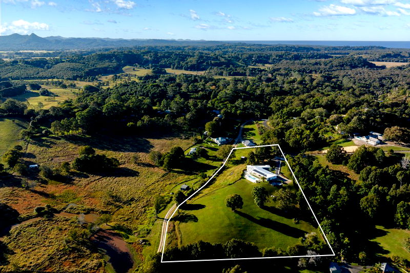 Myocum Retreat - luxury hinterland estate with pool