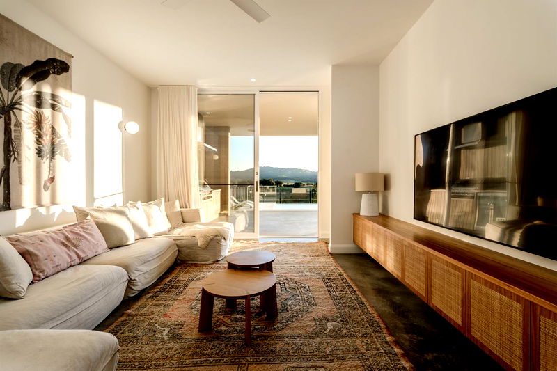 Myocum Retreat - luxury hinterland estate with pool