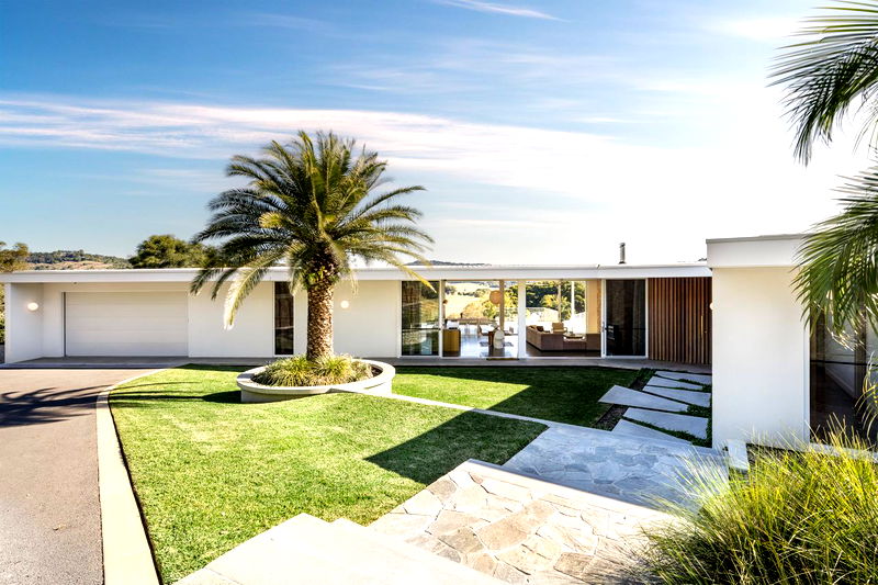 Myocum Retreat - luxury hinterland estate with pool