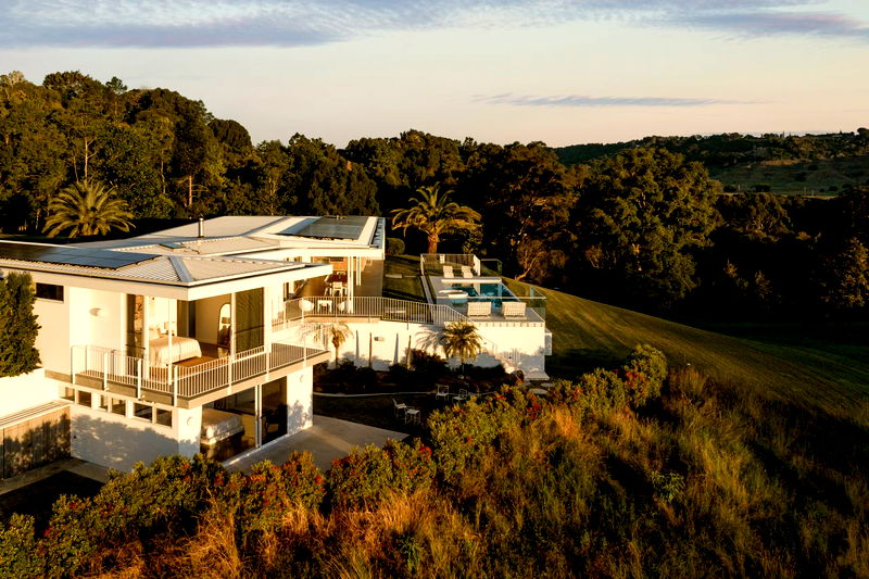 Myocum Retreat - luxury hinterland estate with pool