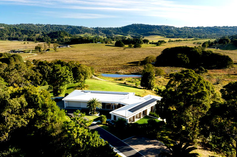 Myocum Retreat - luxury hinterland estate with pool