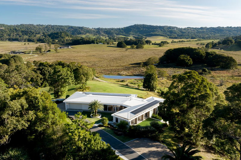 Myocum Retreat - luxury hinterland estate with pool