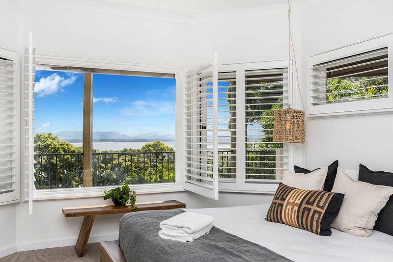 Lighthouse - stunning 5 BR beach house with pool