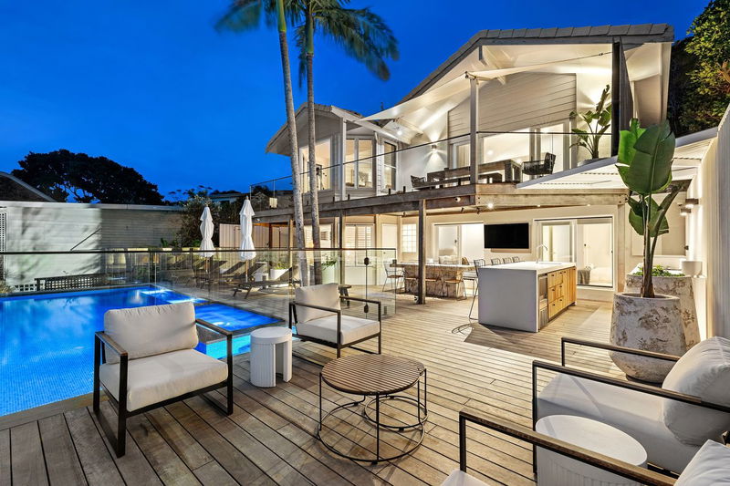 Lighthouse - stunning 5 BR beach house with pool