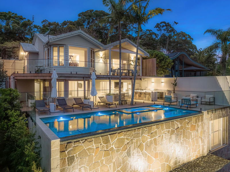 Lighthouse - stunning 5 BR beach house with pool