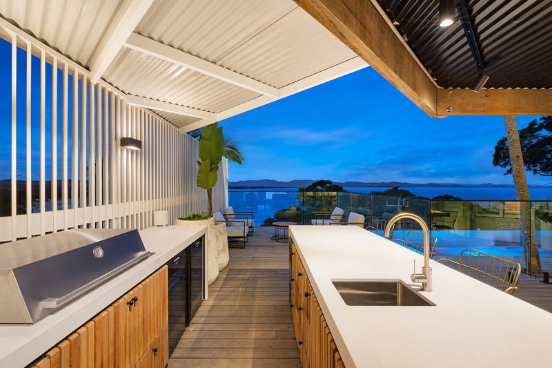 Lighthouse - stunning 5 BR beach house with pool