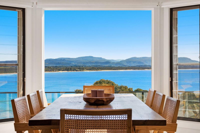 Lighthouse - stunning 5 BR beach house with pool