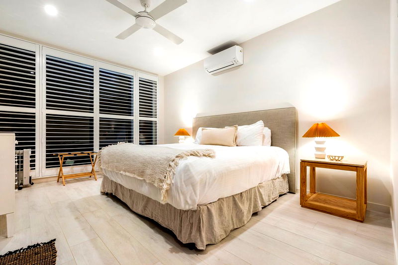 Lighthouse - stunning 5 BR beach house with pool