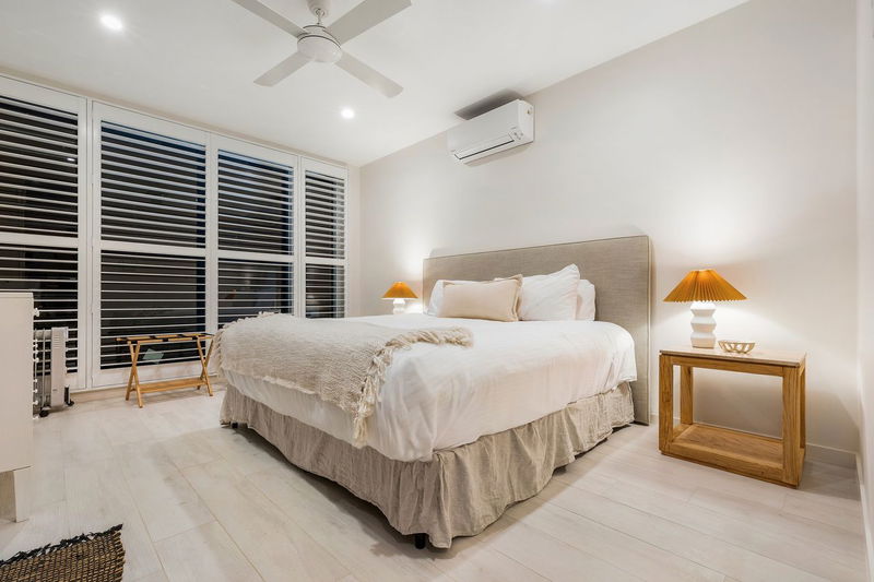 Lighthouse - stunning 5 BR beach house with pool