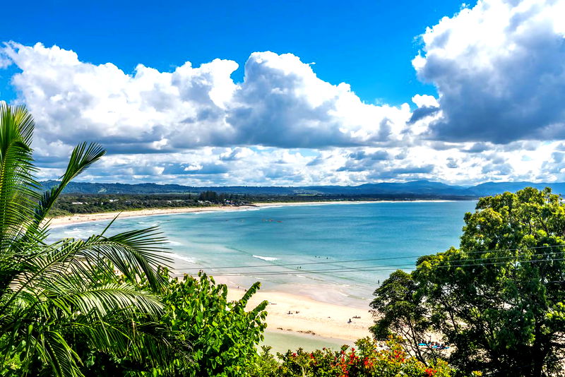 Lighthouse - stunning 5 BR beach house with pool