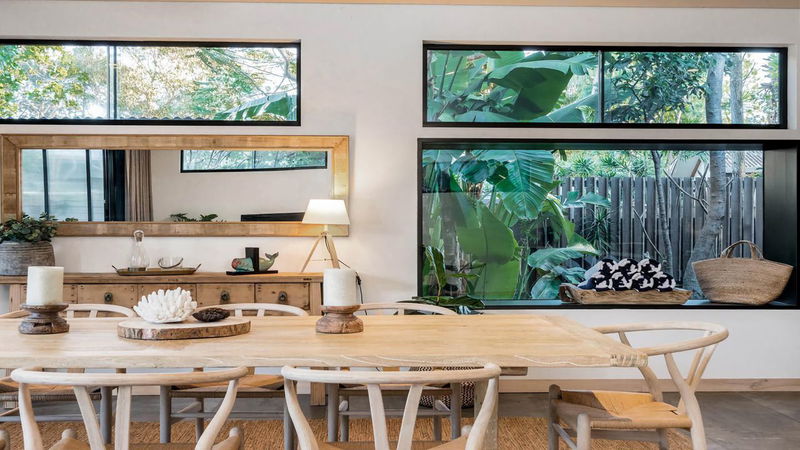 Maluhia - luxury beach house with pool & studio