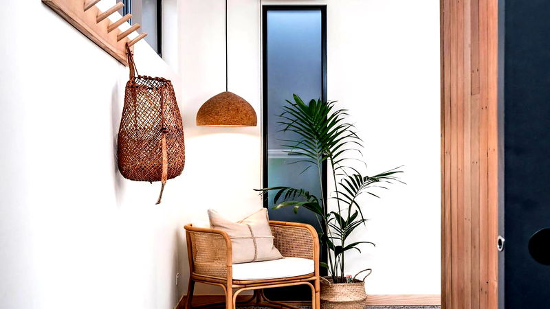 Maluhia - luxury beach house with pool & studio