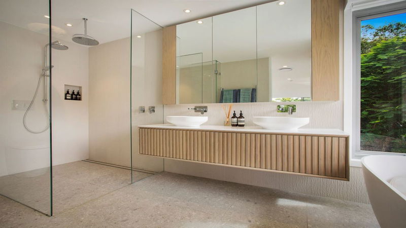 Tallow Treetops - walking distance to beaches