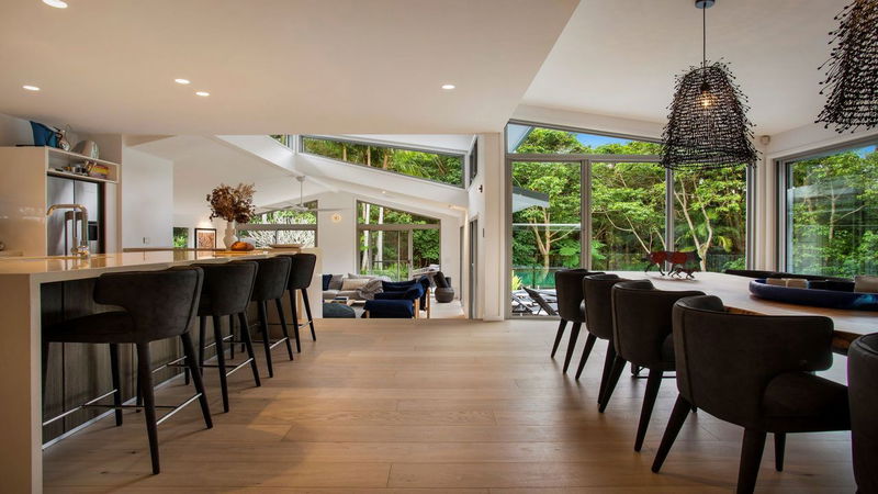 Tallow Treetops - walking distance to beaches