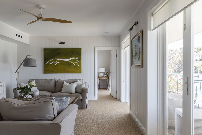 The Boat House (Walk to Beach)