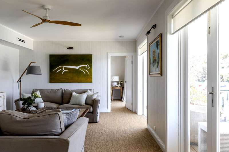 The Boat House (Walk to Beach)