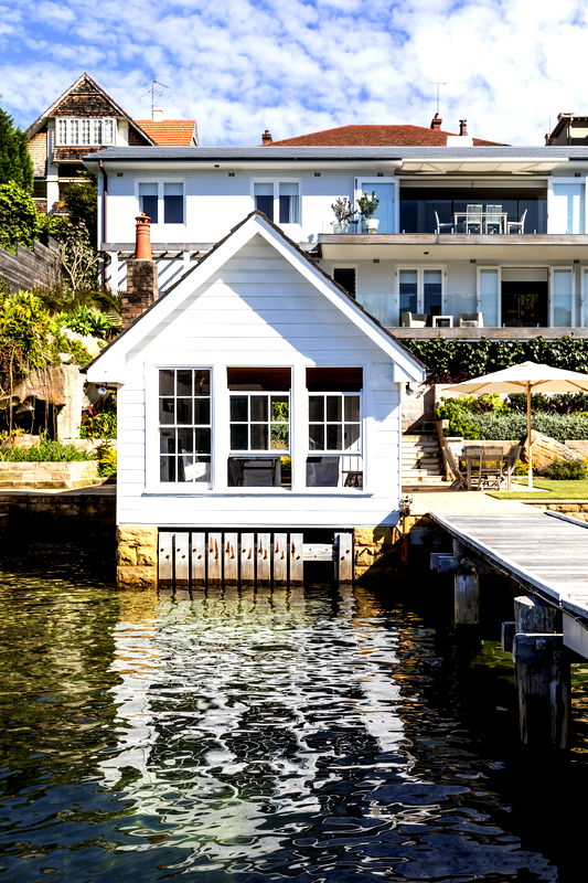 The Boat House (Walk to Beach)