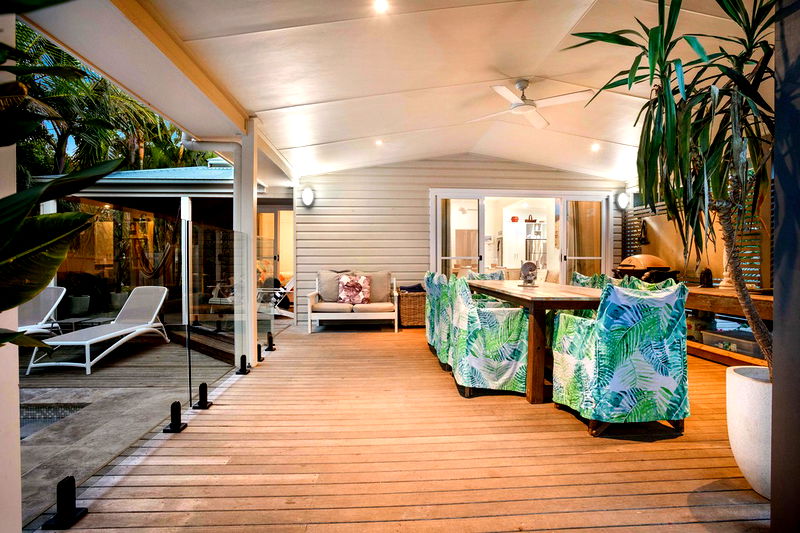 LUXICO's Abachi - hop, skip, jump to town & beach