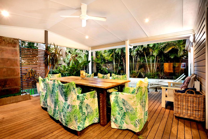 LUXICO's Abachi - hop, skip, jump to town & beach