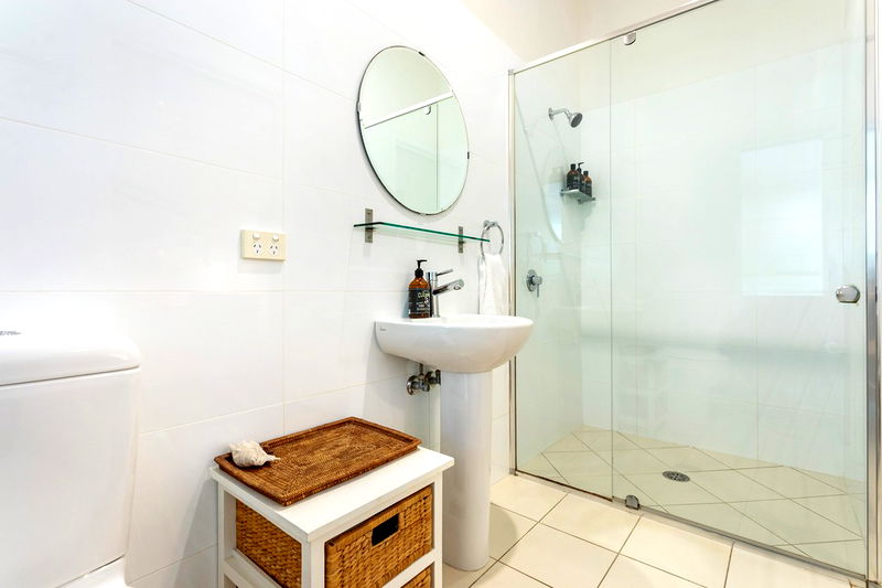 LUXICO's Abachi - hop, skip, jump to town & beach