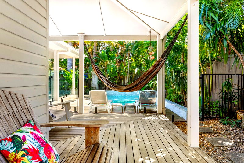 LUXICO's Abachi - hop, skip, jump to town & beach