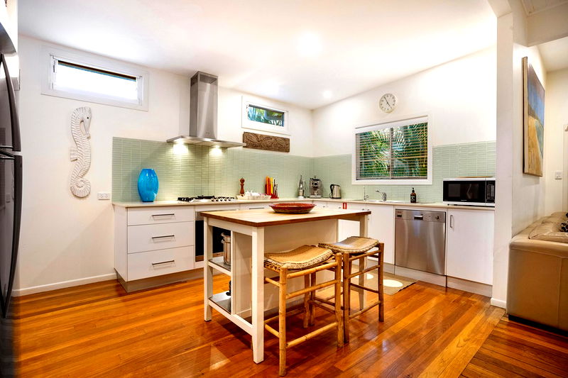 LUXICO's Abachi - hop, skip, jump to town & beach